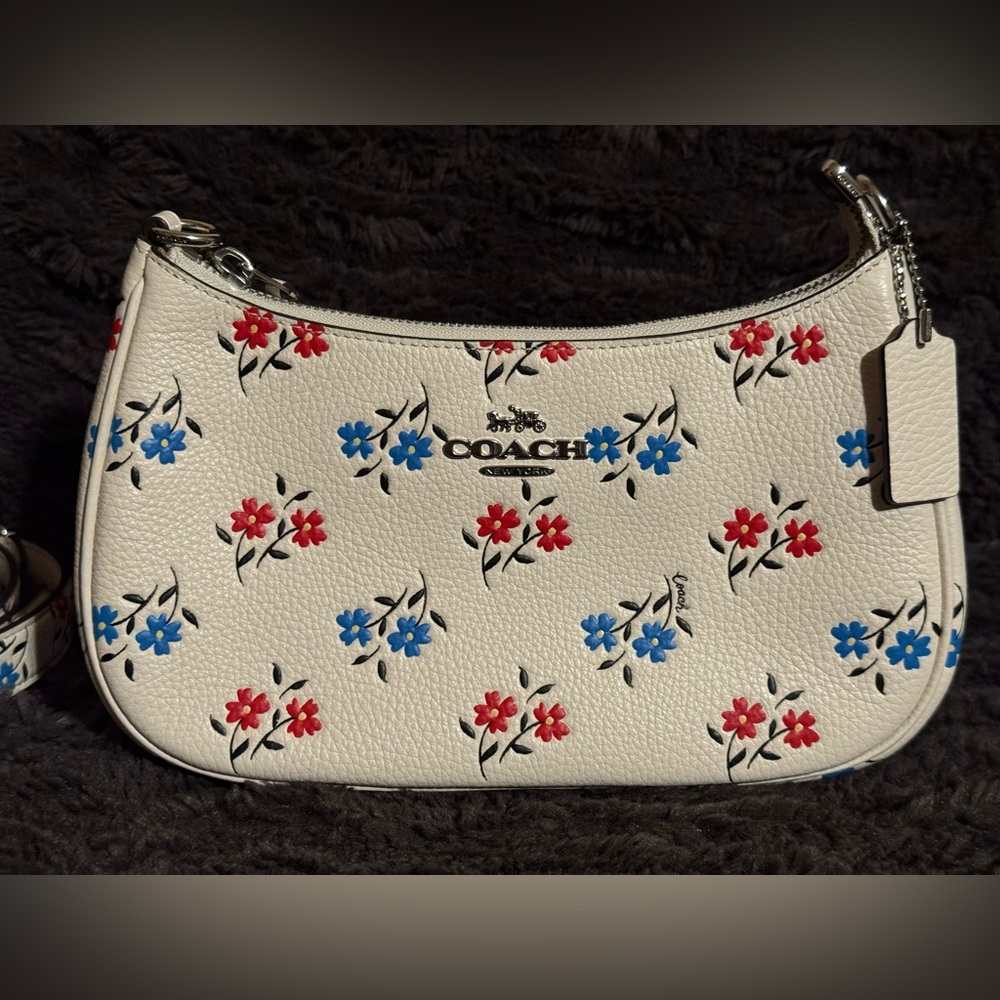 Coach NWOT Teri Shoulder Bag with Floral Print - in chalk, red and blue flowers - Picture 9 of 10